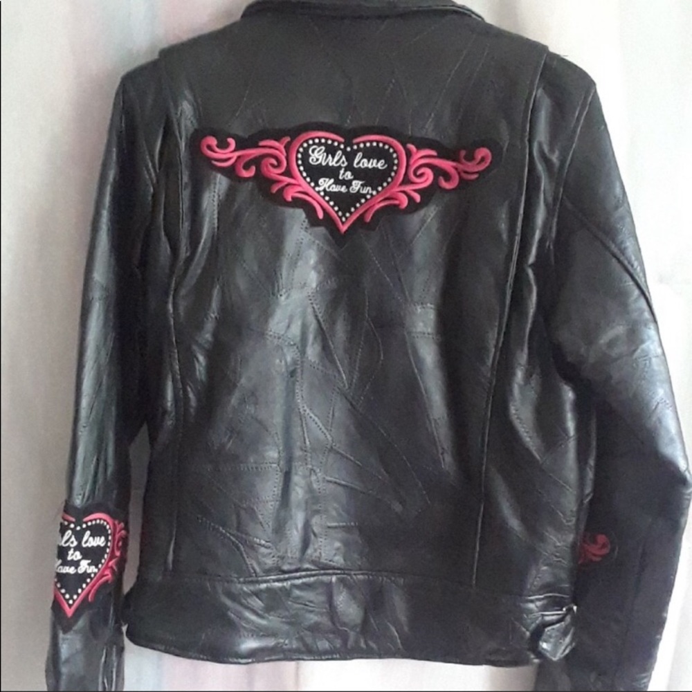⭐️ Genuine Leather “Girls just want to have fun”